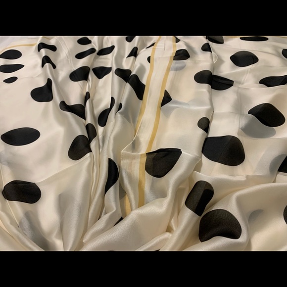 100% Silk Scarf brand new - Picture 4 of 5